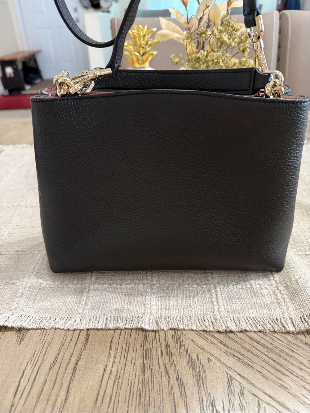 kate spade black pebbled leather crossbody with gold-tone logo - Picture 6 of 7